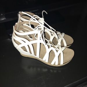 Hokus Pokus Faith Sandle Size 9 White